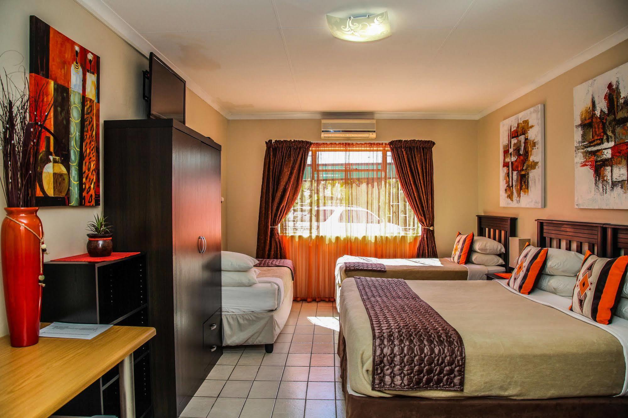Aber Jetz Guesthouse Понгола Екстер'єр фото