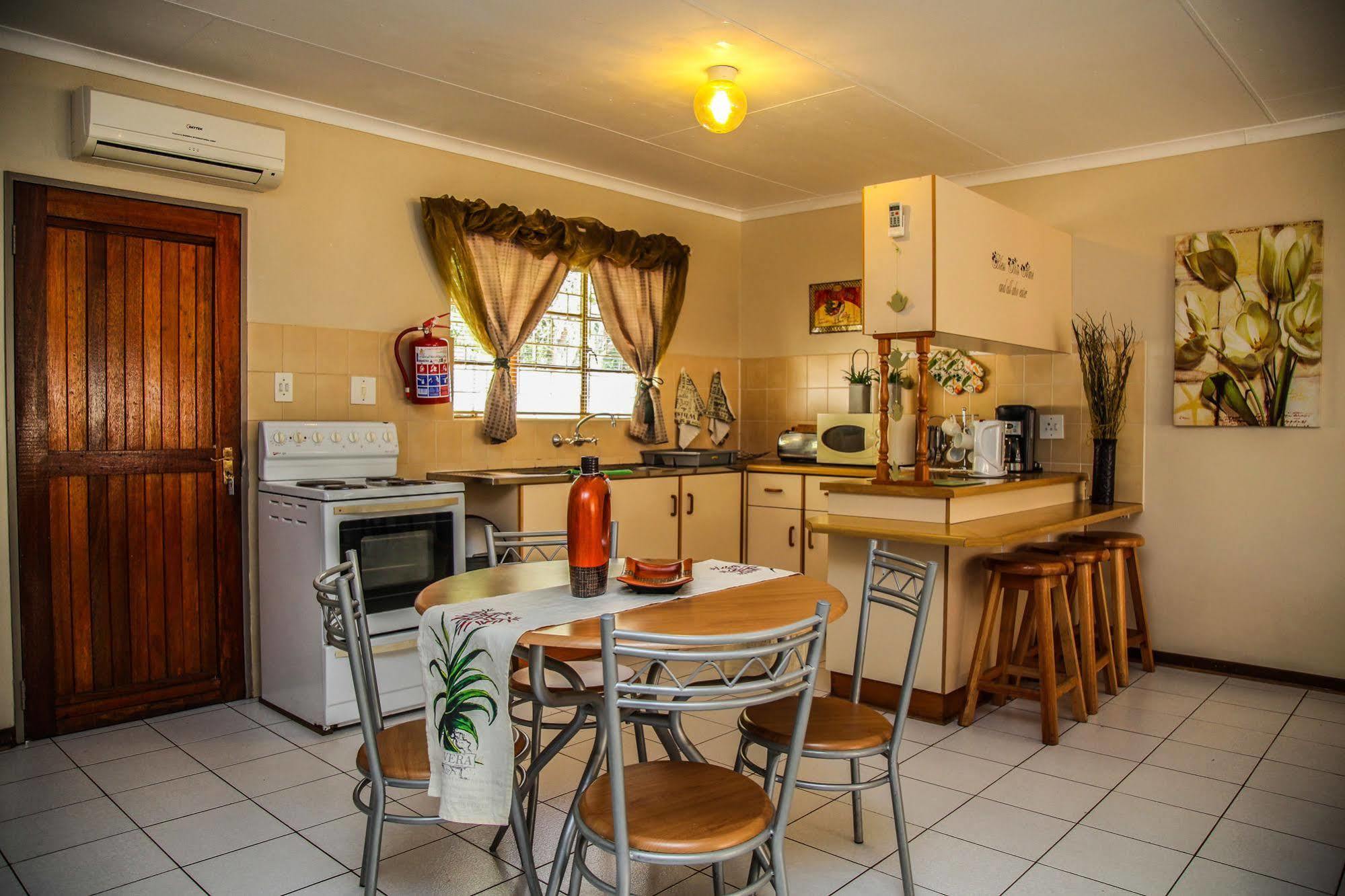 Aber Jetz Guesthouse Понгола Екстер'єр фото